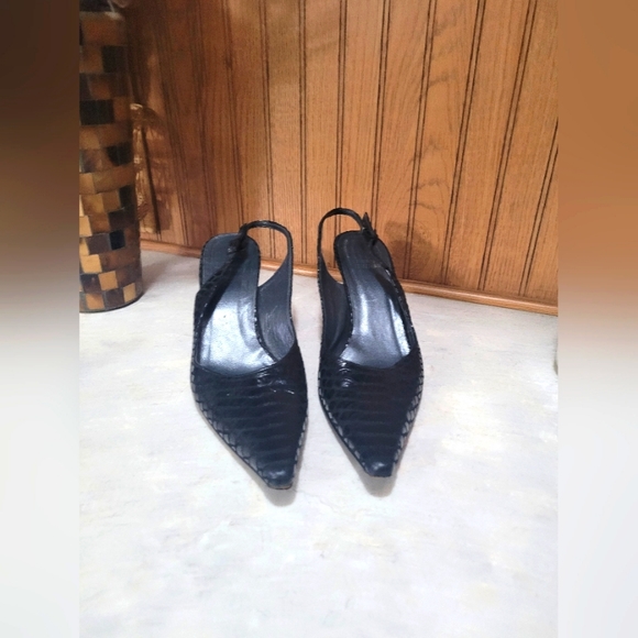 Heels - Picture 3 of 6